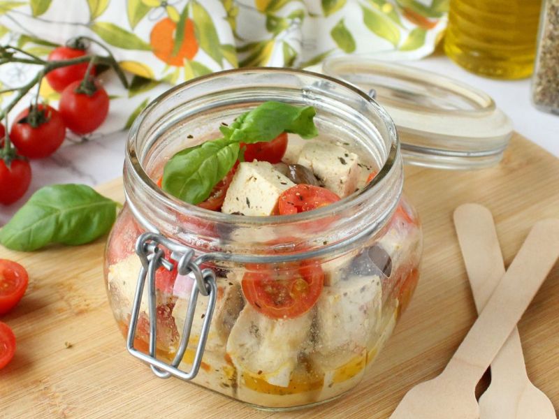 Tofu alla mediterranea in vasocottura