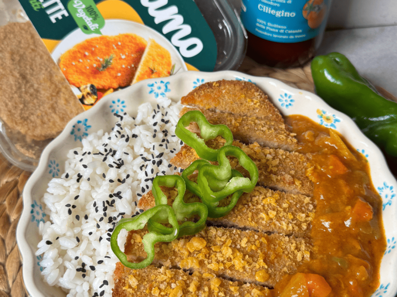 katsu curry vegano con cotoletta vegamo