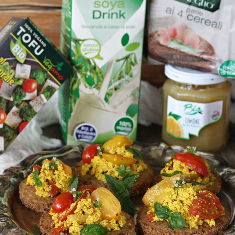 Tofu strapazzato con verdure e marmellata di limone