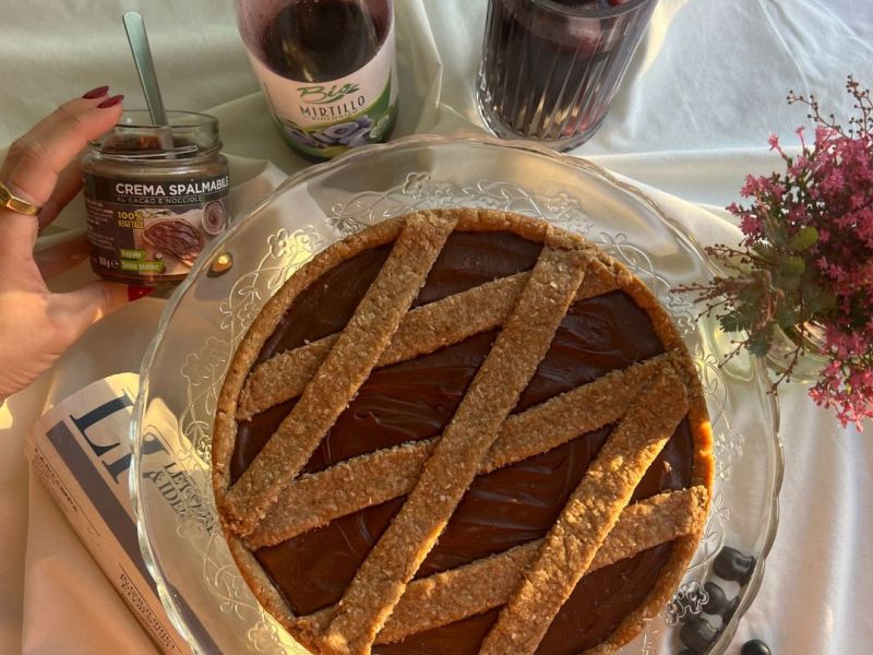 Crostata al cocco e crema di nocciole senza uova, latte e burro
