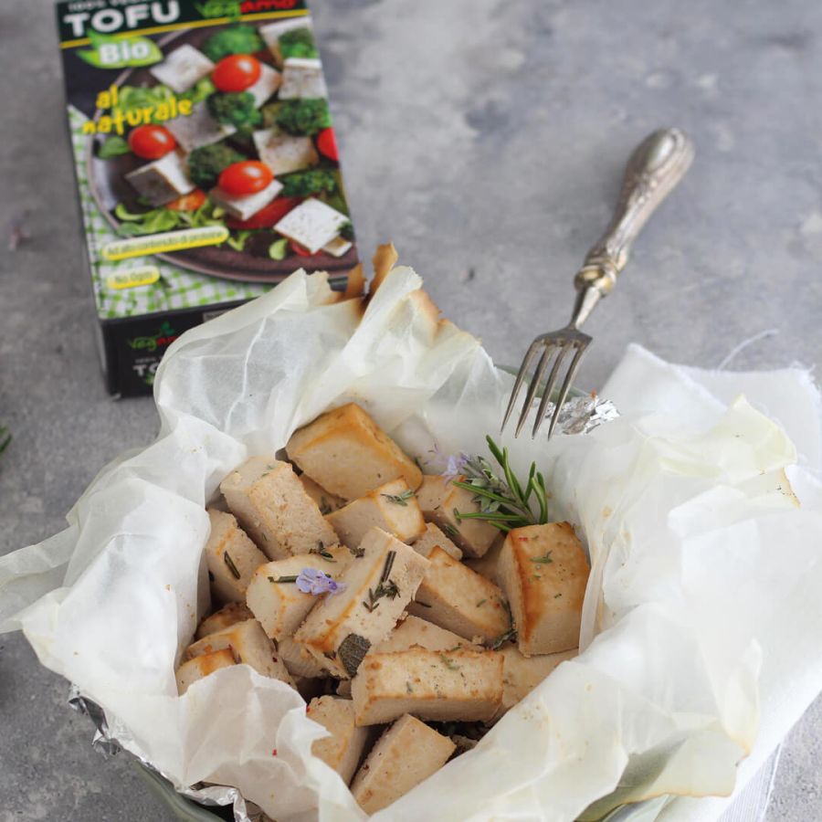 Tofu al cartoccio marinato in salsa di soia