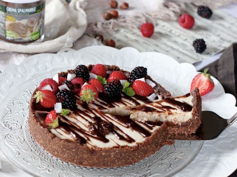 Cheesecake vegana con cocco e crema al cioccolato