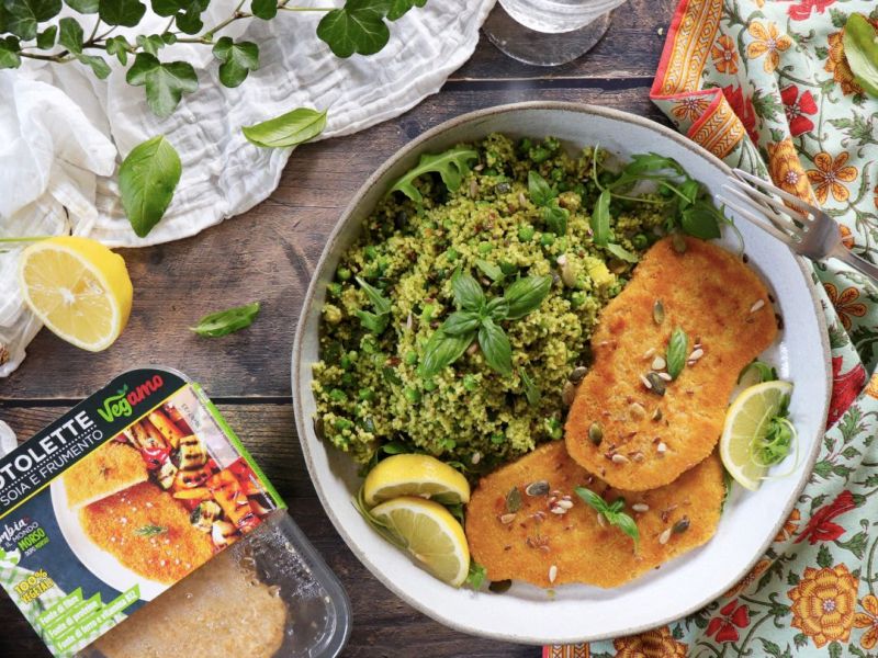 Cous cous verde con cotoletta vegamo