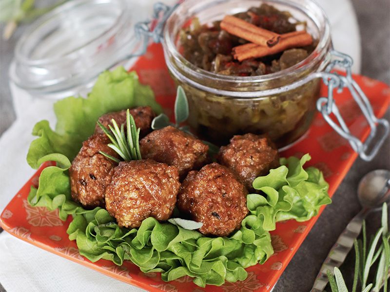 Polpette vegetariane con chutney di cipolle, mele e zenzero