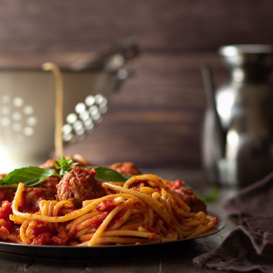 Spaghetti con polpettine vegetariane al sugo