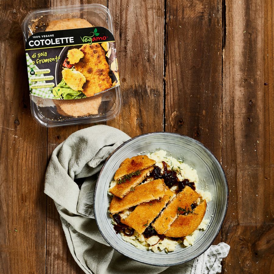 Cotoletta con purè di patate e scalogno caramellato