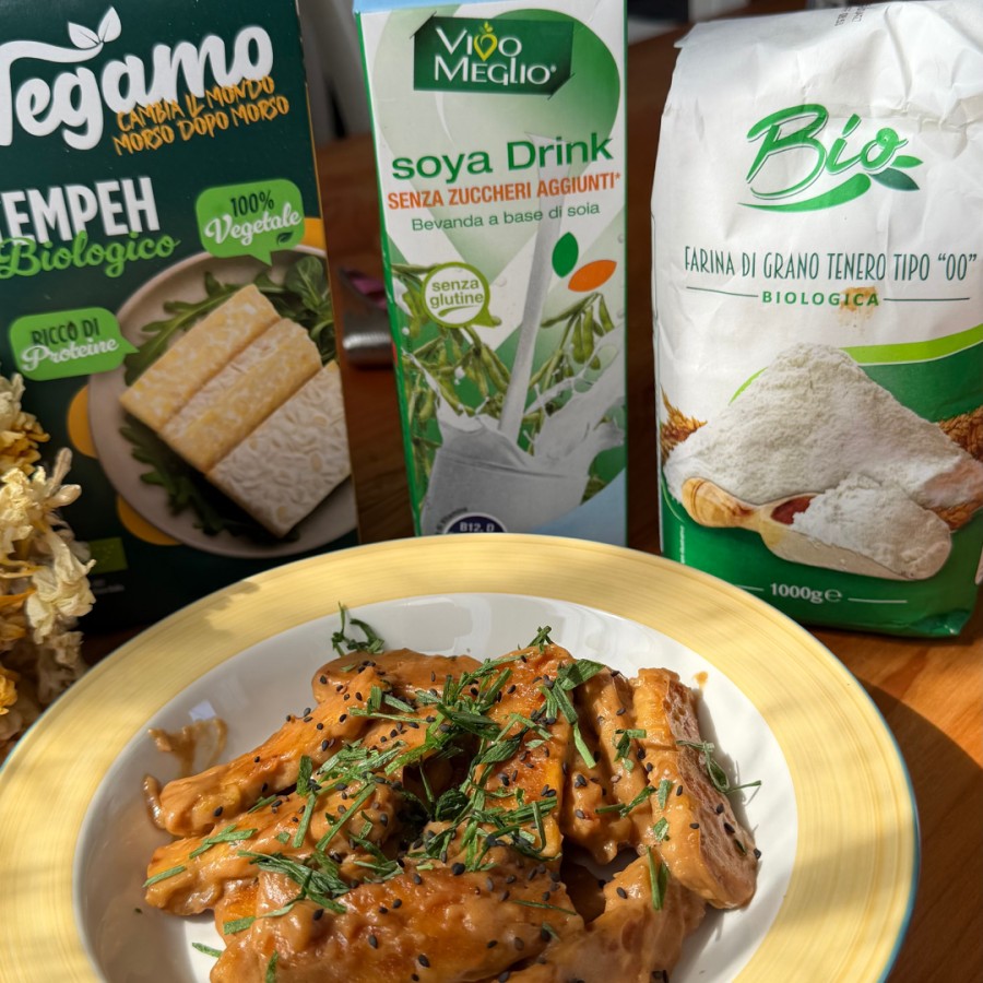 Tempeh glassato con salsa all'aglio