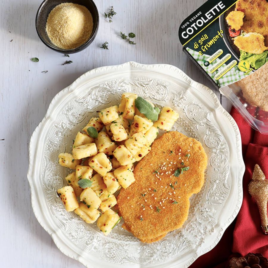 Cotoletta di soia con gnocchi di polenta agli aromi