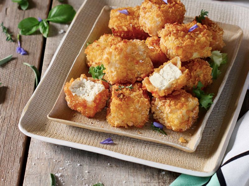 Bocconcini di tofu croccanti con dip piccante allo sciroppo d’acero