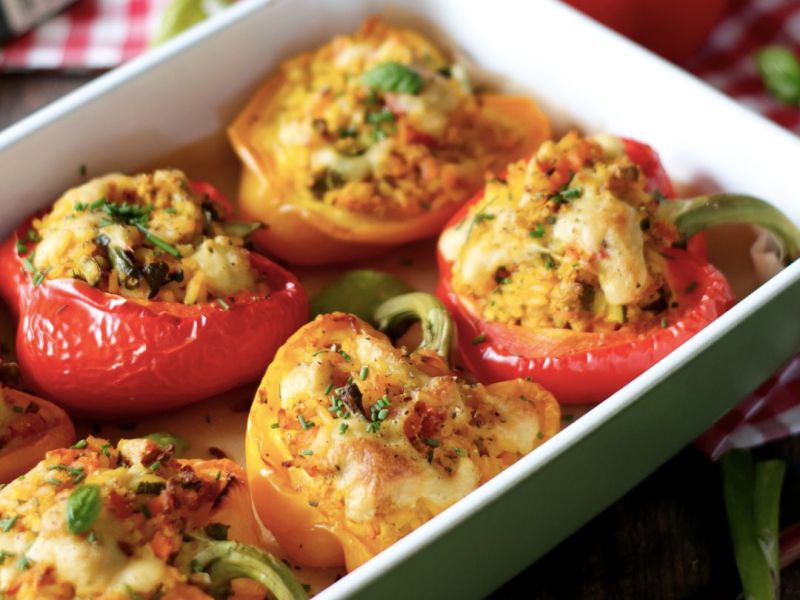 Peperoni ripieni di riso con Fresh Burger e verdure