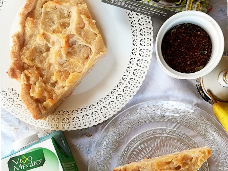 Crostata con crema di tofu, pere e cocco