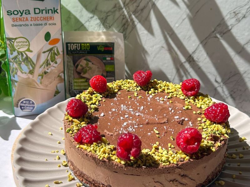 Cheesecake vegana al cioccolato e pistacchio
