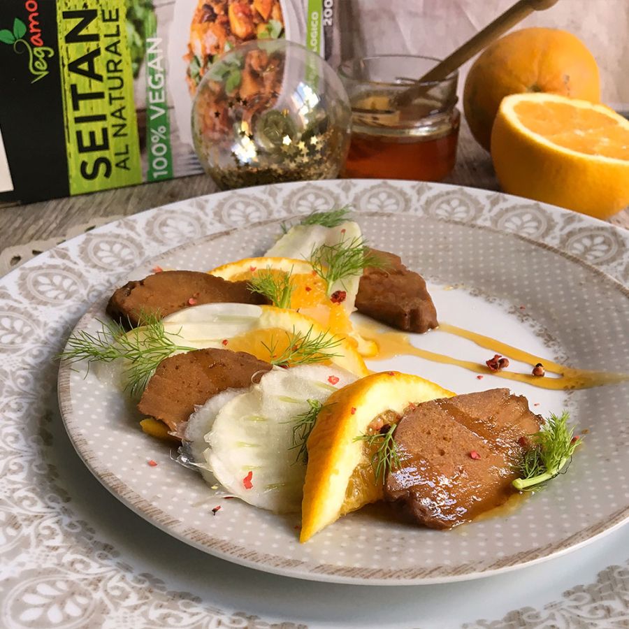 Seitan al miele e pepe rosa con arance e finocchi