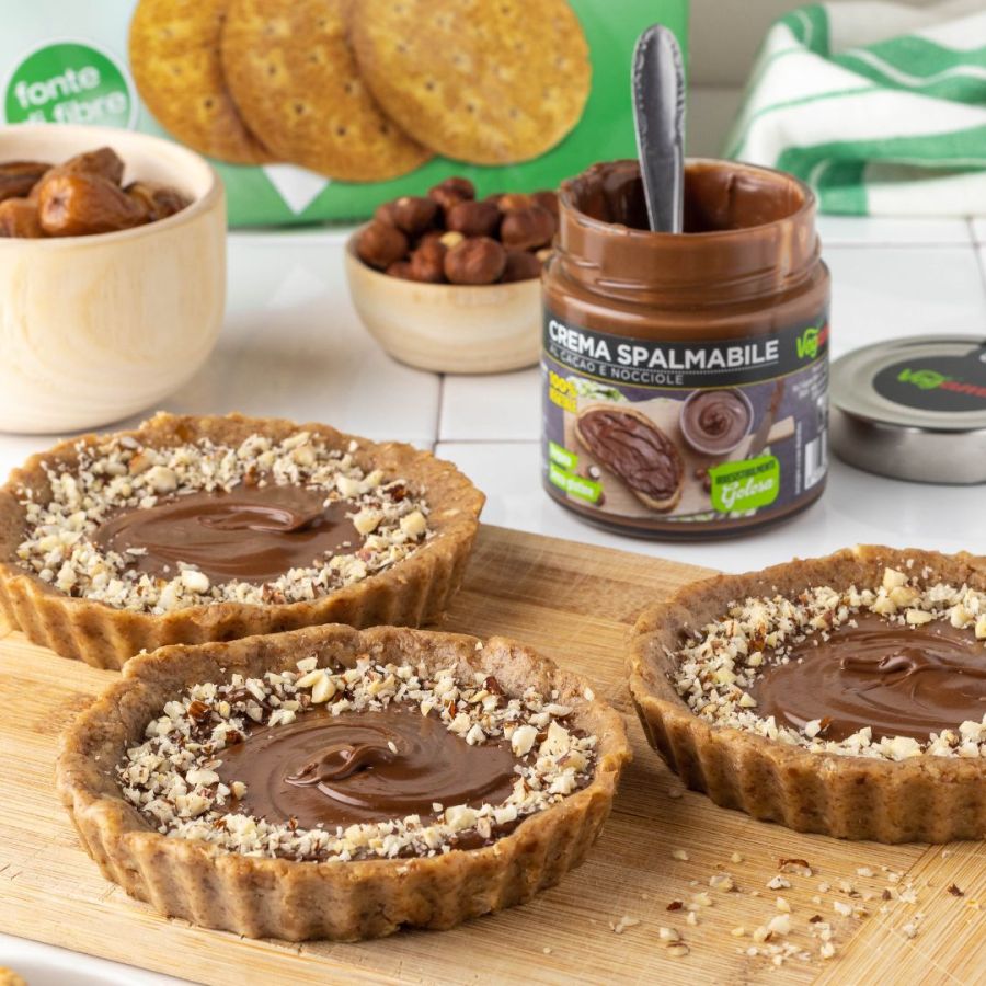 Crostatine senza cottura con crema al cacao e nocciole