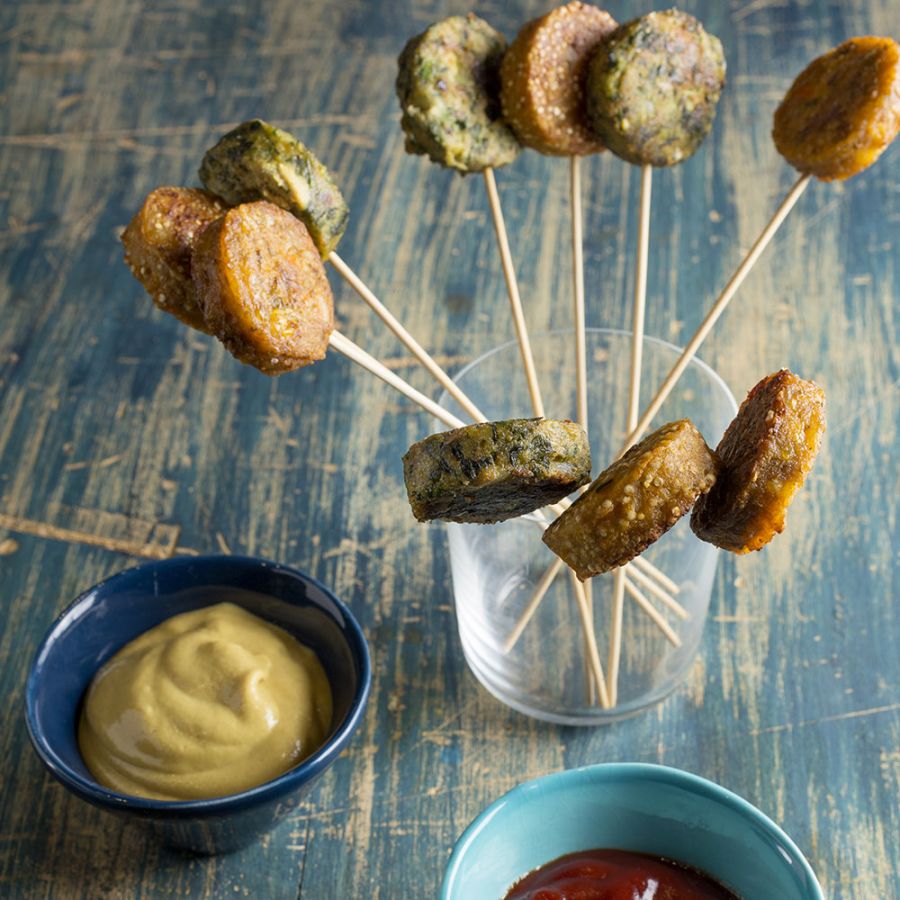 Spiedini di mini burger con salse veg