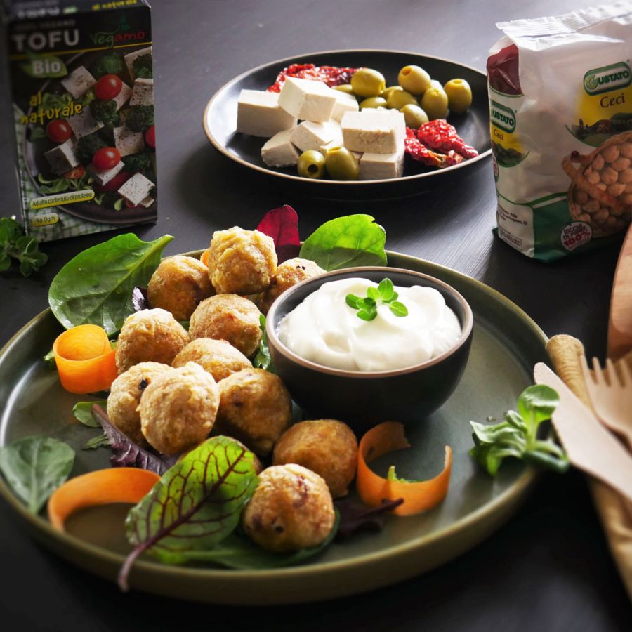 Polpette di tofu dal gusto mediterraneo