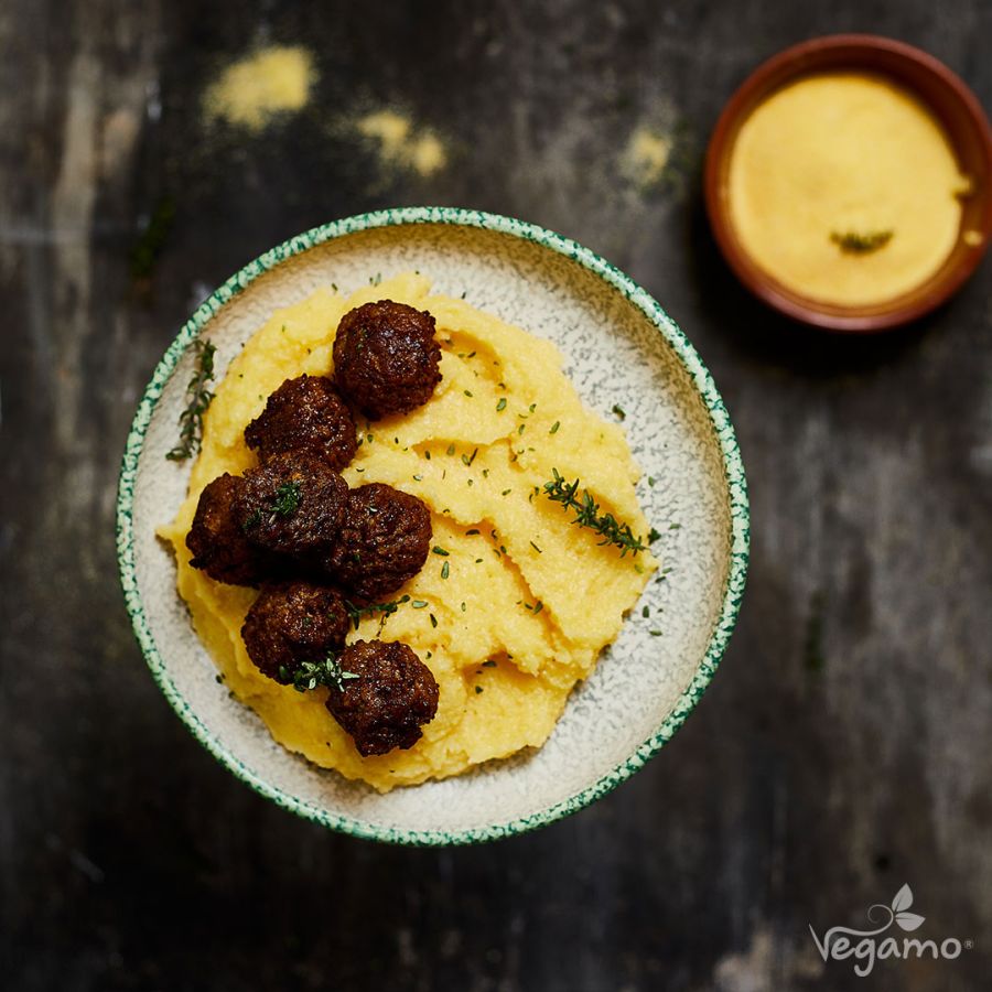Polenta con polpette al profumo di tartufo