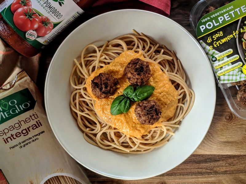 Spaghetti alla chitarra con sugo di peperoni