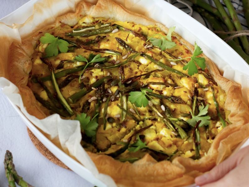 Vegan quiche di tofu agli asparagi verdi