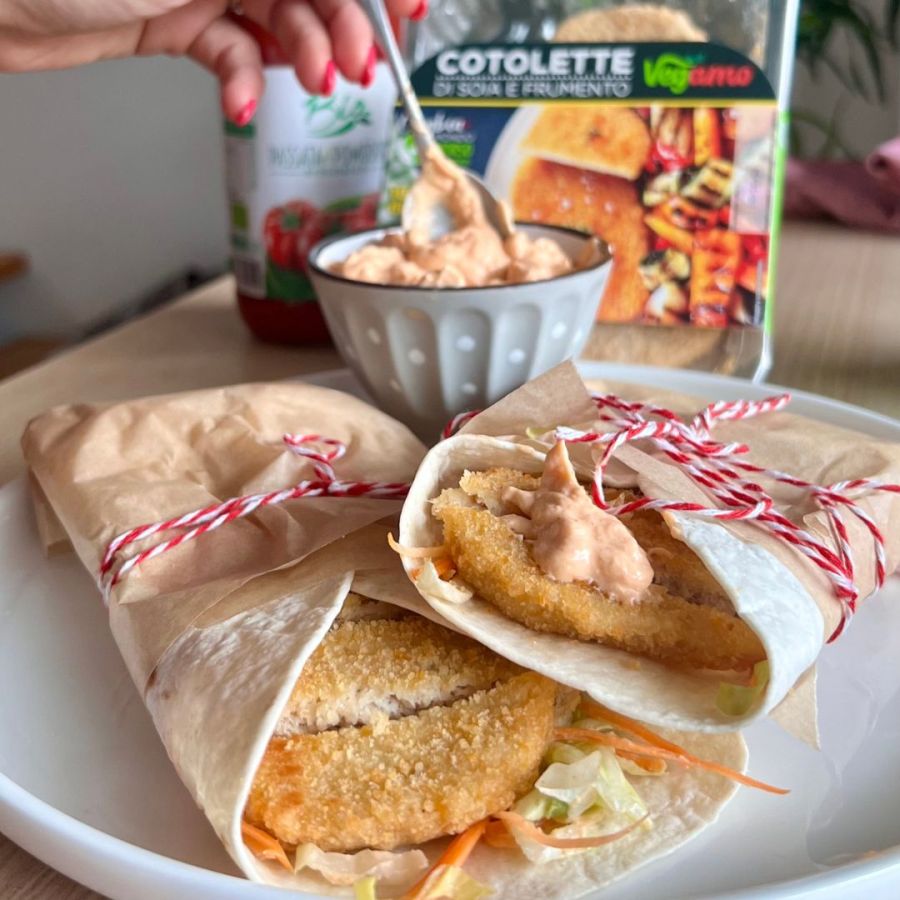 Cotoletta wrap con maionese veg al pomodoro