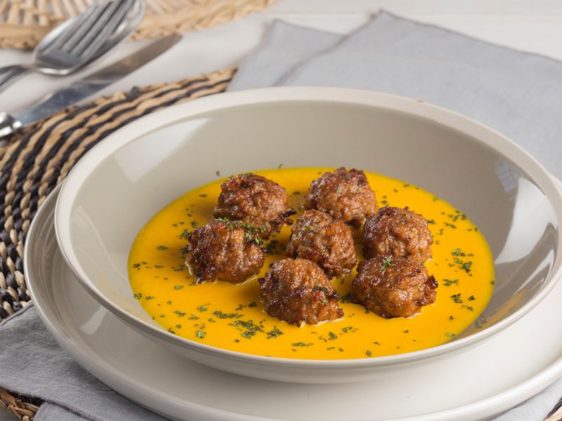 Polpette su crema di carote alla menta