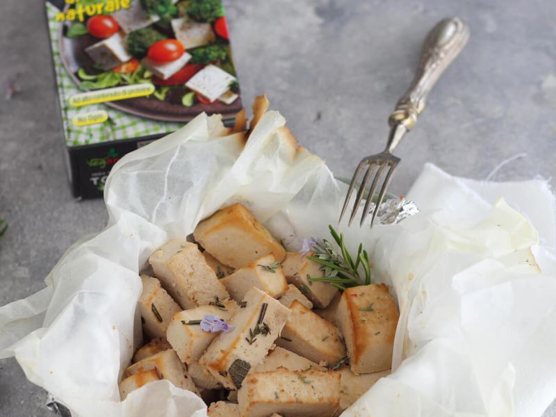 Tofu al cartoccio marinato in salsa di soia