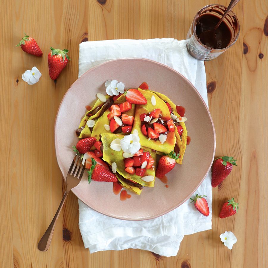 Crepes vegane alla crema di nocciole e fragole