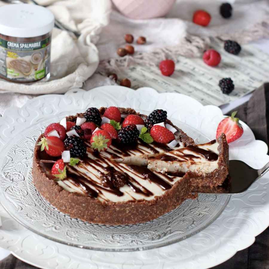 Cheesecake vegana con cocco e crema al cioccolato