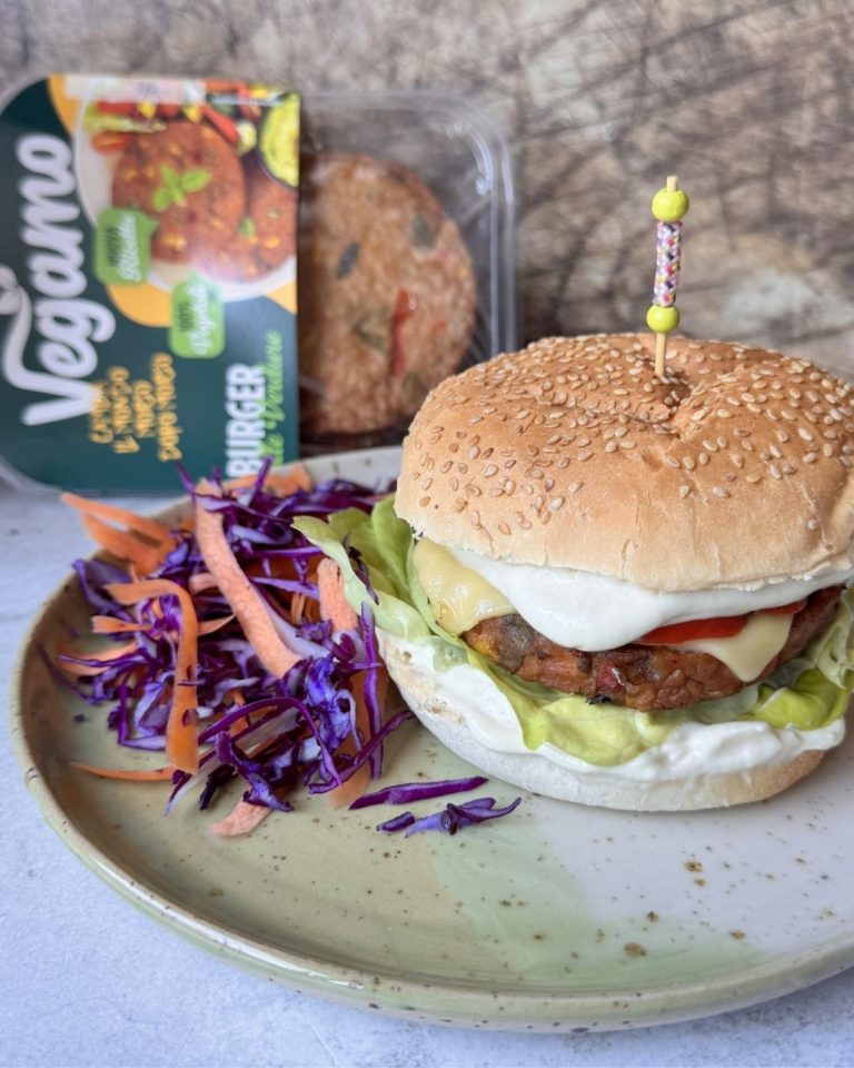 Immagine anteprima ricetta Burger vegano di verdure con maionese affumicata all’aglio