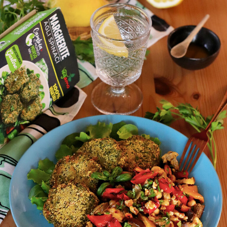 Immagine anteprima ricetta Margherite agli spinaci con veggie salad di melanzane, peperoni e ceci