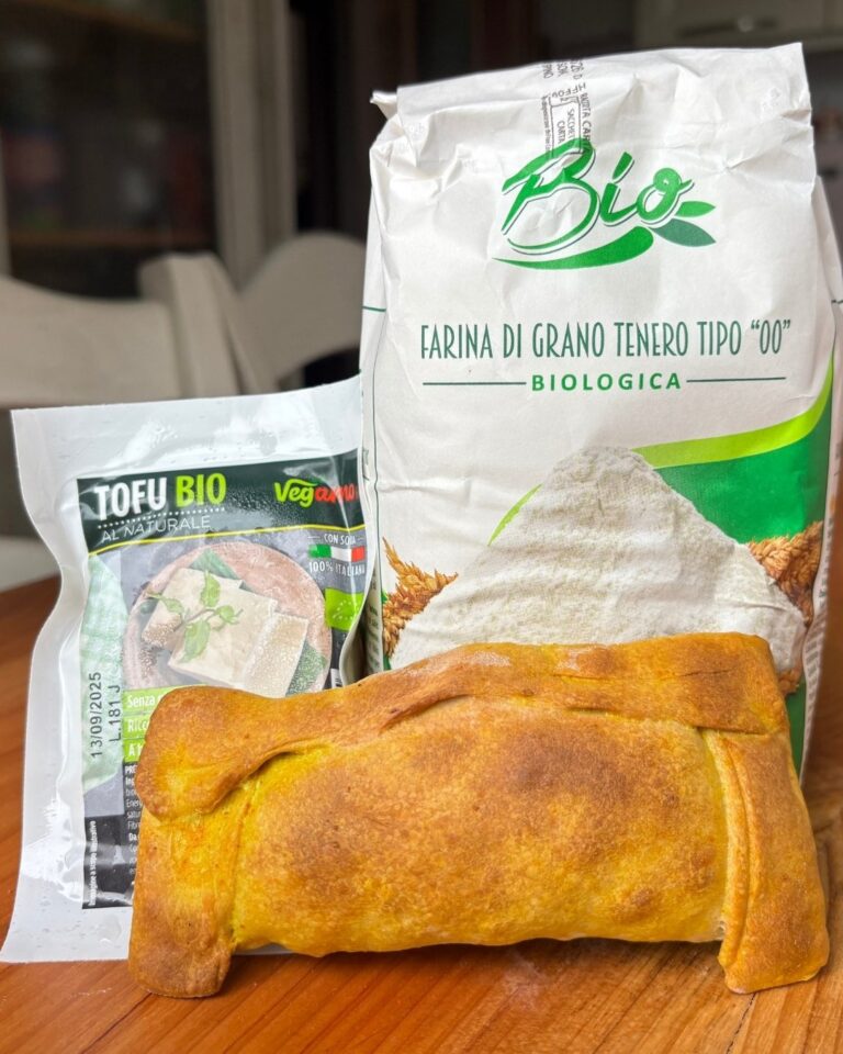 Immagine anteprima ricetta Empanadas vegane dorate con tofu e cipolle