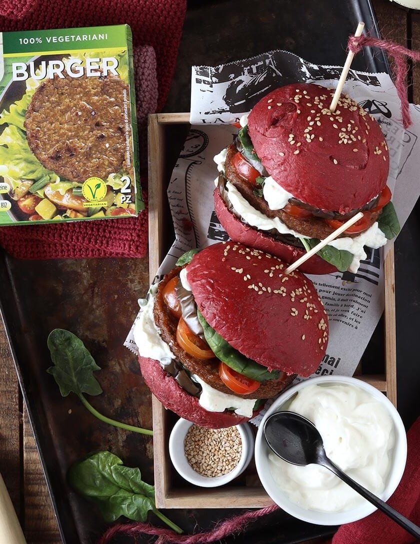Burger-buns-rosa-con-maionese-vegana