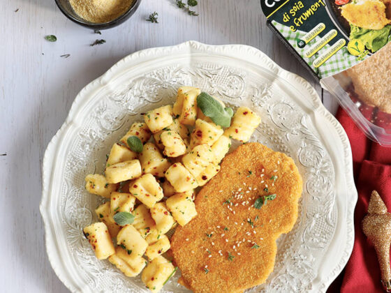 Cotoletta-di-soia-e-frumento-con-gnocchi-di-polenta-vegan-agli-aromi