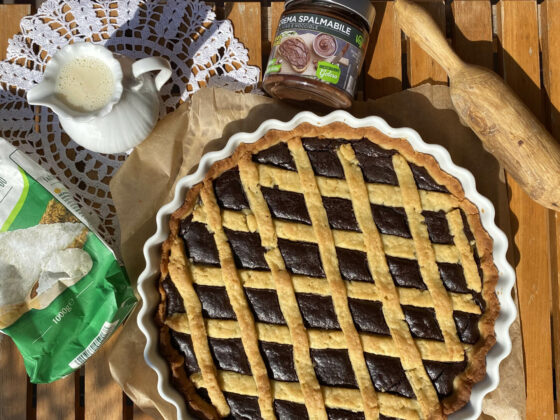 Crostata vegana con crema cacao e nocciole