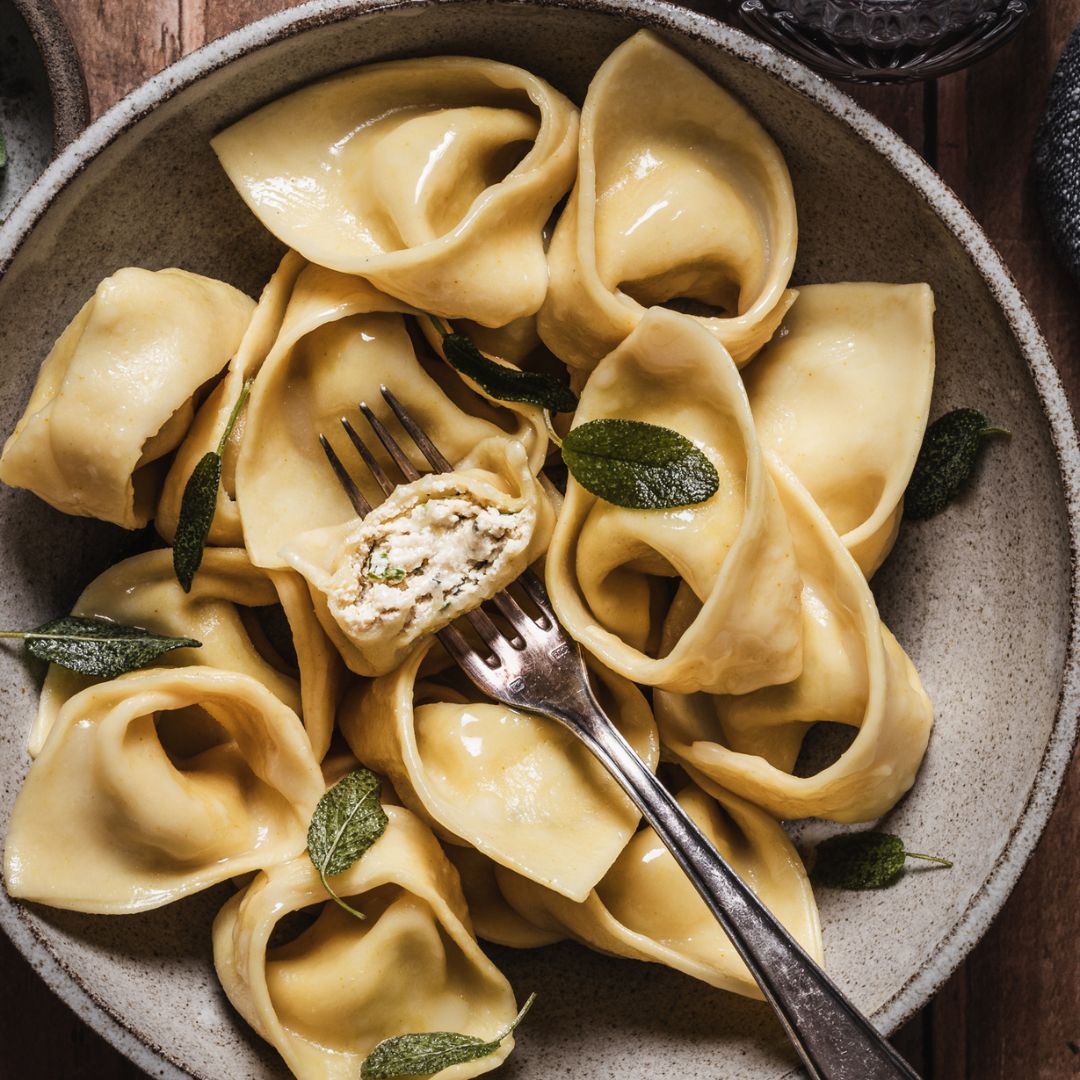 Tortelloni vegani con tofu, erbe aromatiche e limone, Vegamo