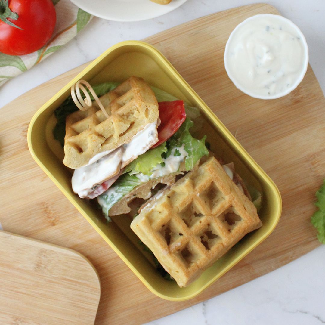 Waffle sandwich con kebab di tofu, Vegamo