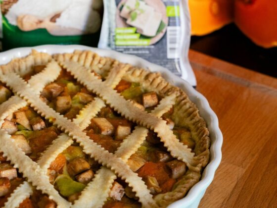 crostata salata con porri e tofu marinato, tofu vegamo, vegerdì